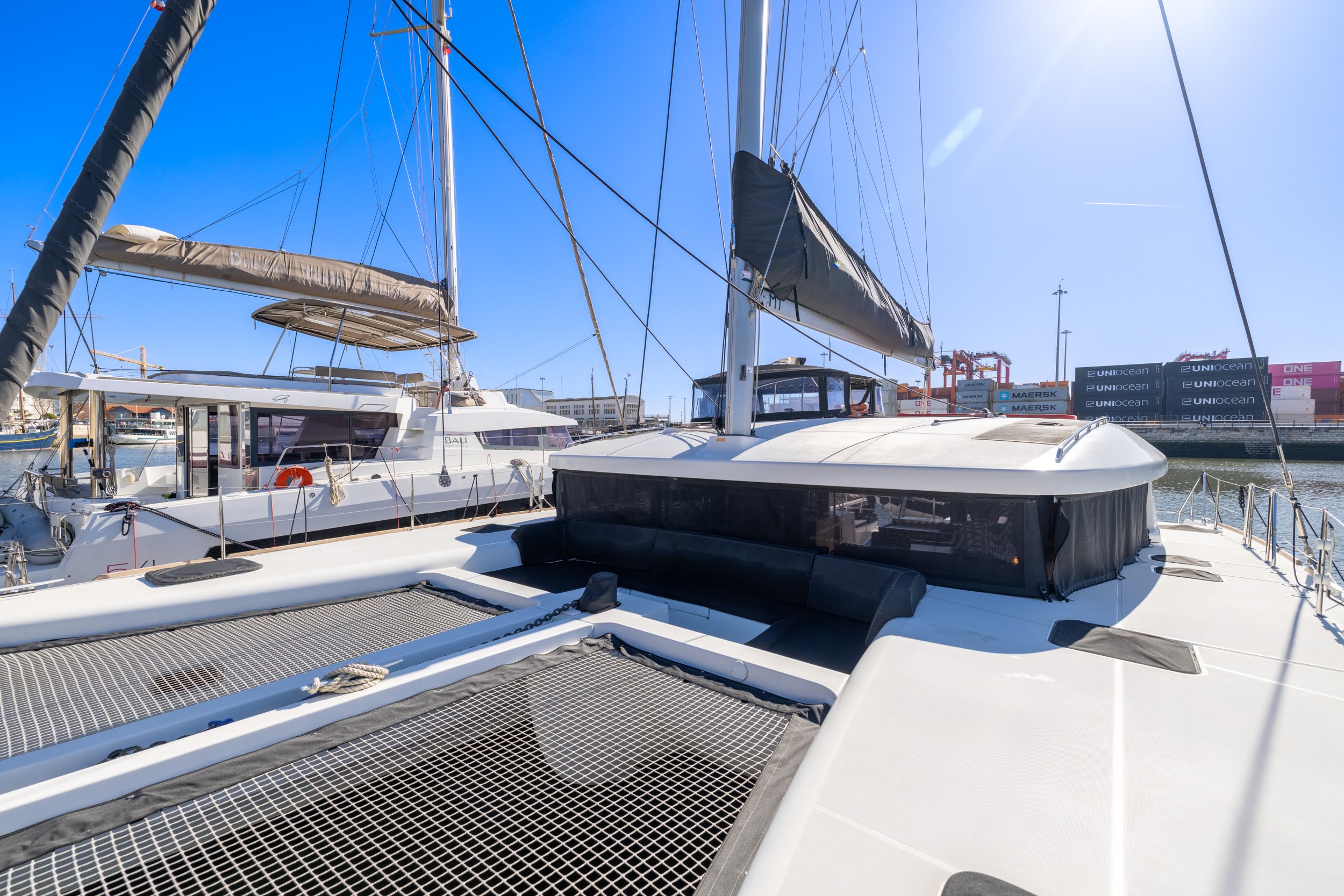 Lagoon 45, view 5
